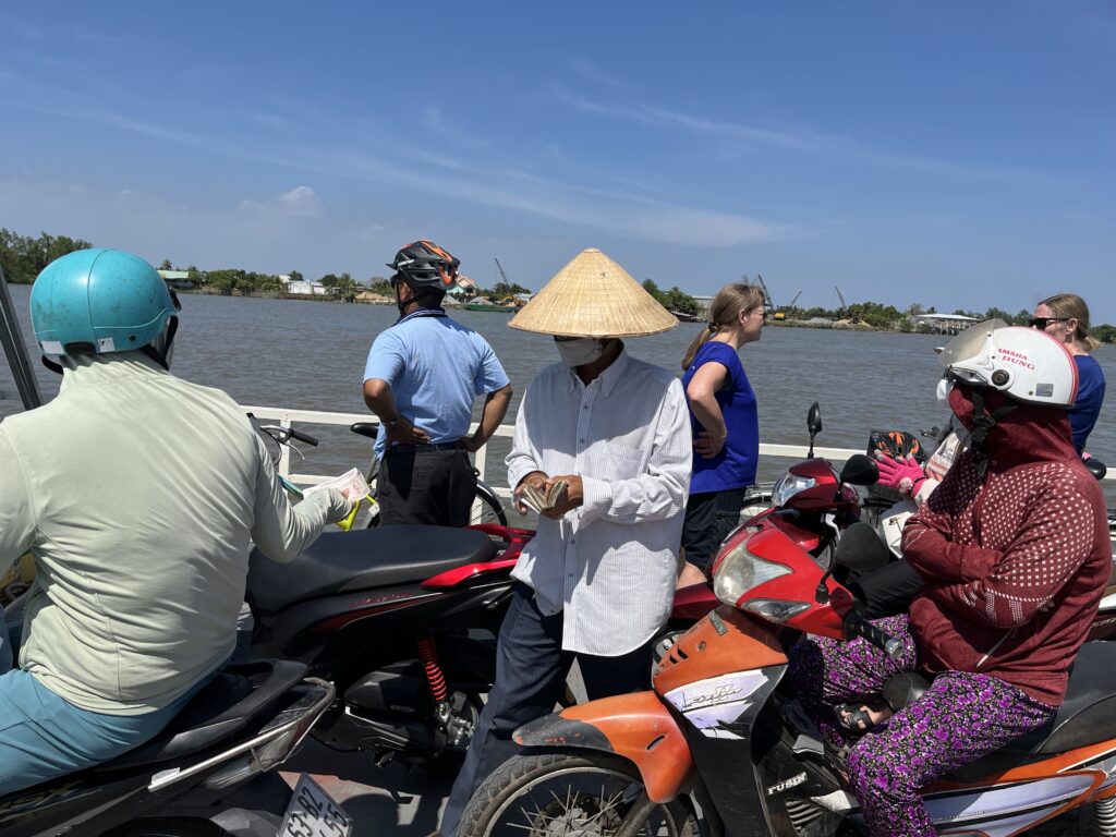 Færgemanden kræver penge ind